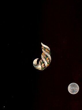 VTG Rhinestone pin 1960s 1970s